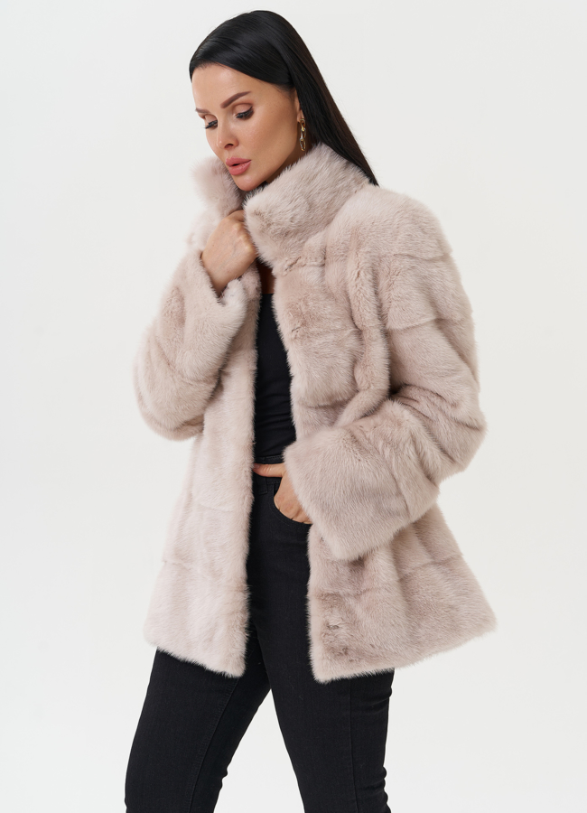 Светлая норковая шуба с воротником стойкой модель № 25399 универмаг малина