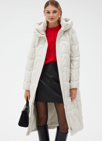 Женский светлый пуховик