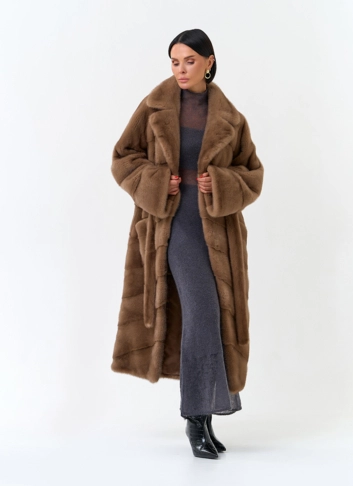 Женская шуба из меха норки с английским воротником фото