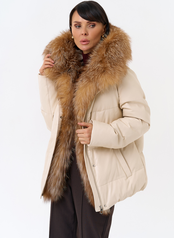 Женский пуховик из эко кожи с отделкой из натуральной лисы