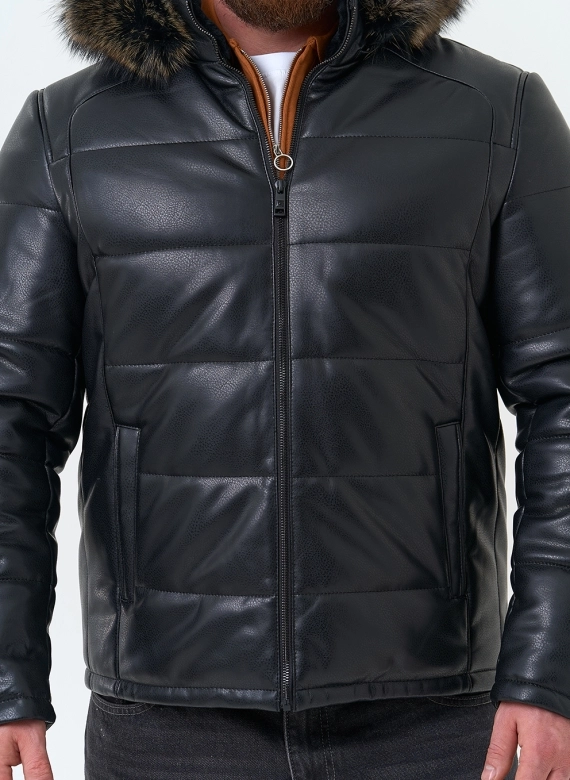 Мужской пуховик из эко кожи с мехом енота на капюшоне фото