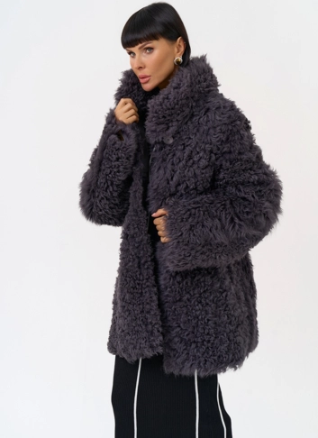 Женская двухсторонняя дубленка с декоративным поясом