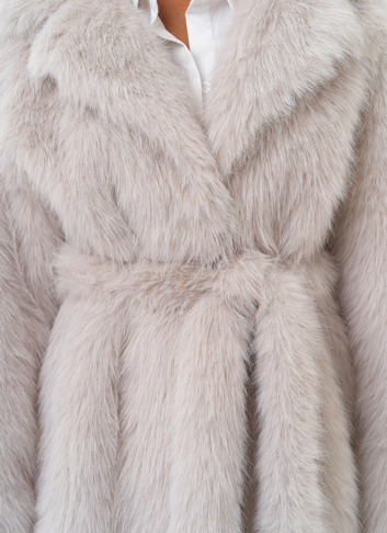 Женская шуба из эко меха в светло-сером цвете