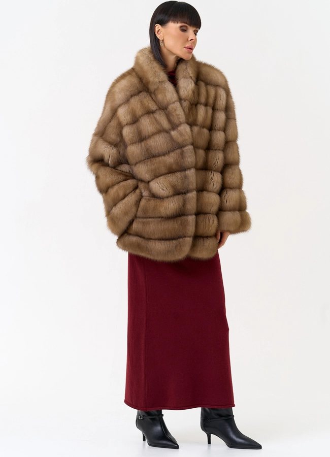Женская шуба из куницы с воротником модель № 31550 универмаг малина