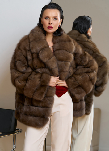 Женская шуба из куницы с английским воротником Женская шуба из куницы с английским воротником