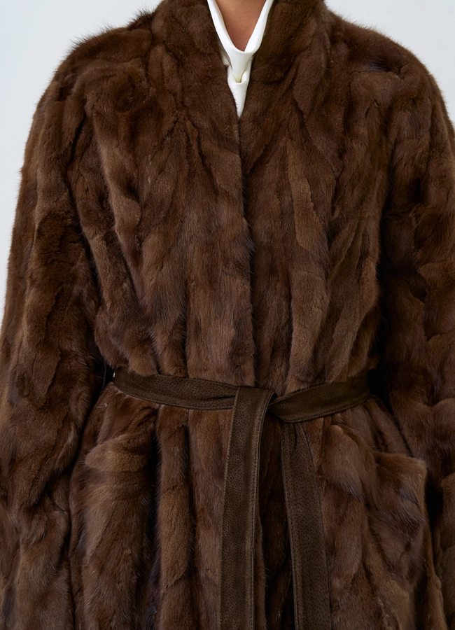 Женская шуба из меха норки  поясом  модель № 33812 универмаг малина