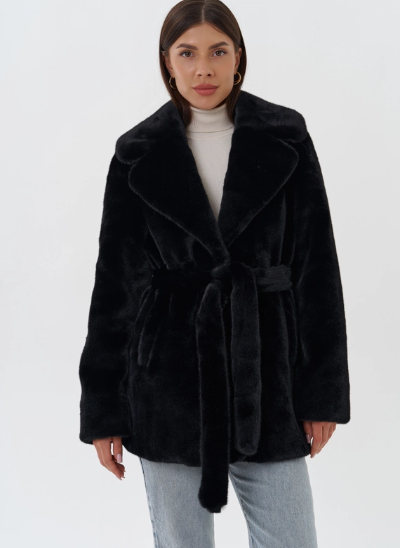 Куртка из эко меха с капюшоном