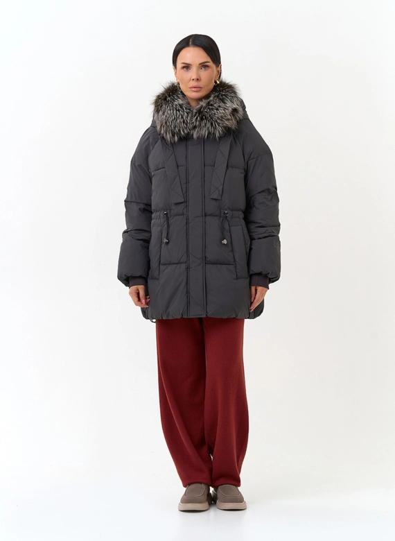 Женский пуховик с мехом чернобурой лисы на капюшоне фото