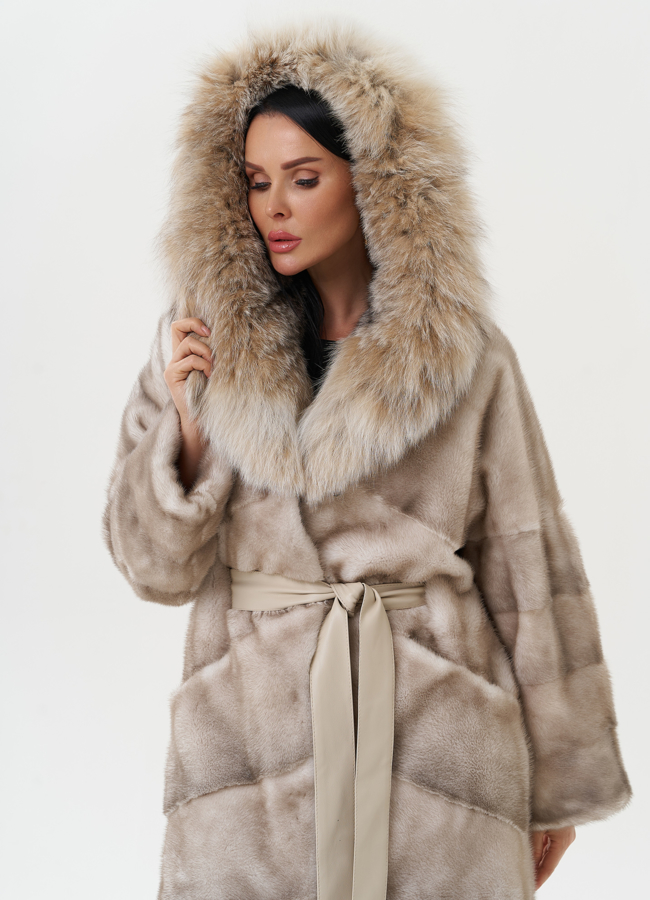 Женская норковая шуба с капюшоном из рыси модель № 27838 в кредит