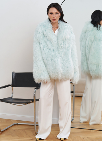 Женская шуба из меха ламы